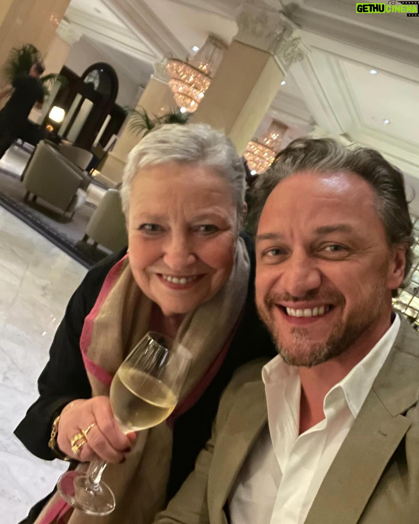 James McAvoy - 162.1K Likes - Been with this amazing person for 24 years.
Thanks for being my agent Ruth! #ruthyoung #sandiegocomiccon