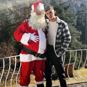 Jamie Birrell Instagram - Hoe hoe hoe ihr bitches