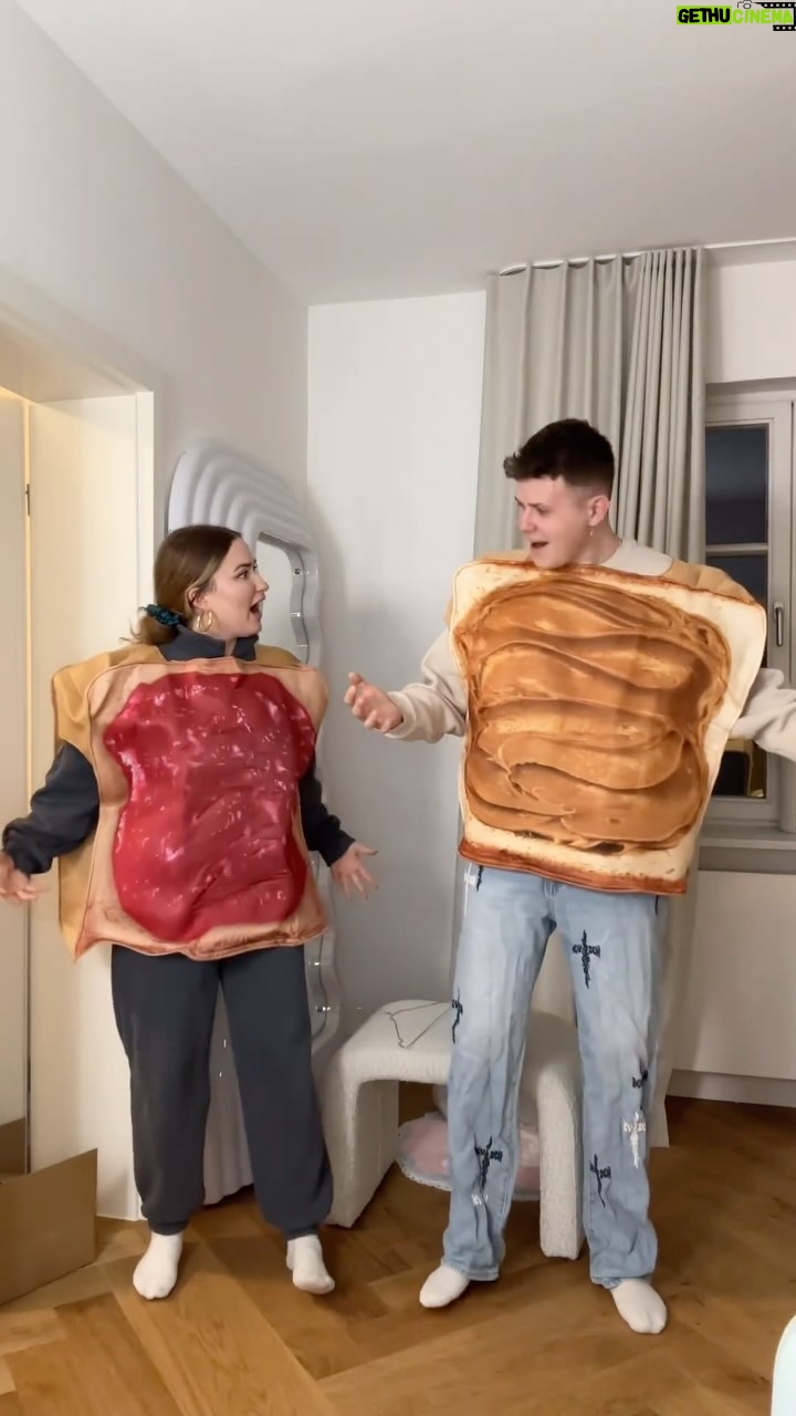 Jamie Birrell - 5.5K Likes - Wer will schon hot an Karneval aussehen? ICH WILL LUSTIGE KOSTÜME SEHEN!
#couplecostume #peanutbutterjelly #toast #karneval #kostümidee