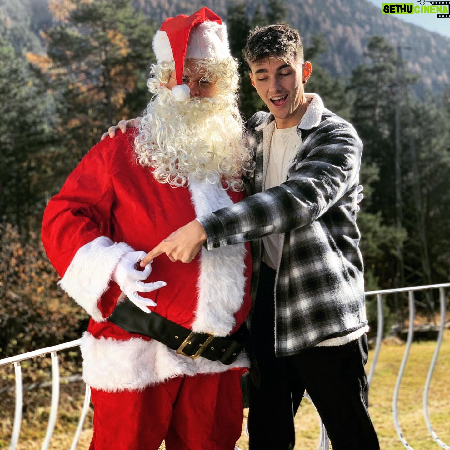 Jamie Birrell - 5.7K Likes - Hoe hoe hoe ihr bitches