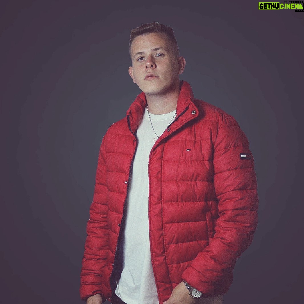 Jamie Birrell - 4.6K Likes - Felt delete, might cute later