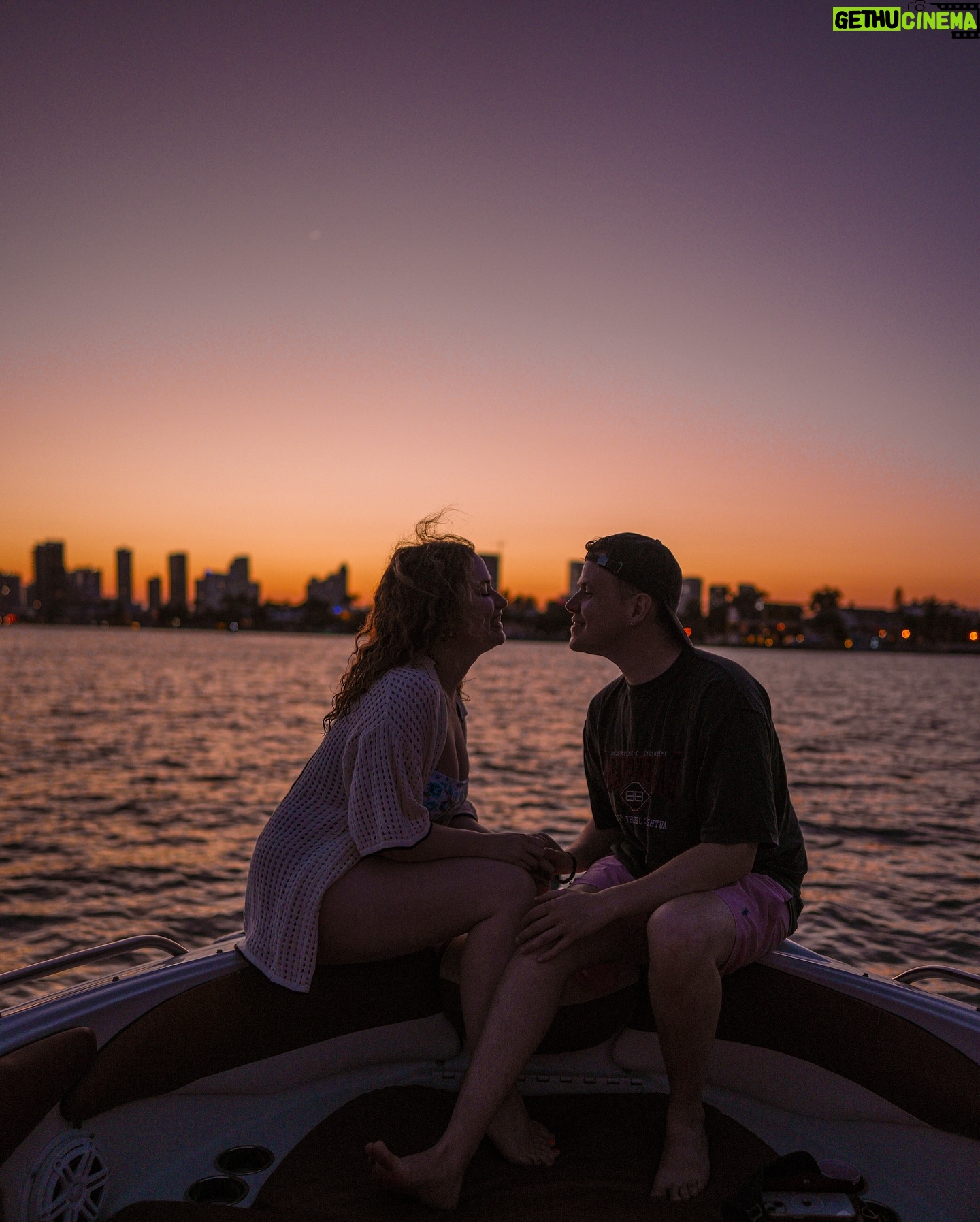 Jamie Birrell - 17.1K Likes - this chapter with you feels really really good š”āØšššøš
#Hauskauf #HausRenovierung #Couple #Beziehung #newchapter