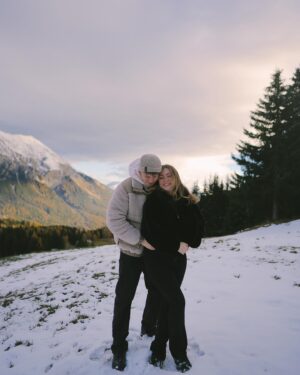 Jamie Birrell Instagram - Let’s make it a december to remember ❄️✨🤍🫶🏻

#snow #couple #snowphotoshoot #couplegoals #switzerland