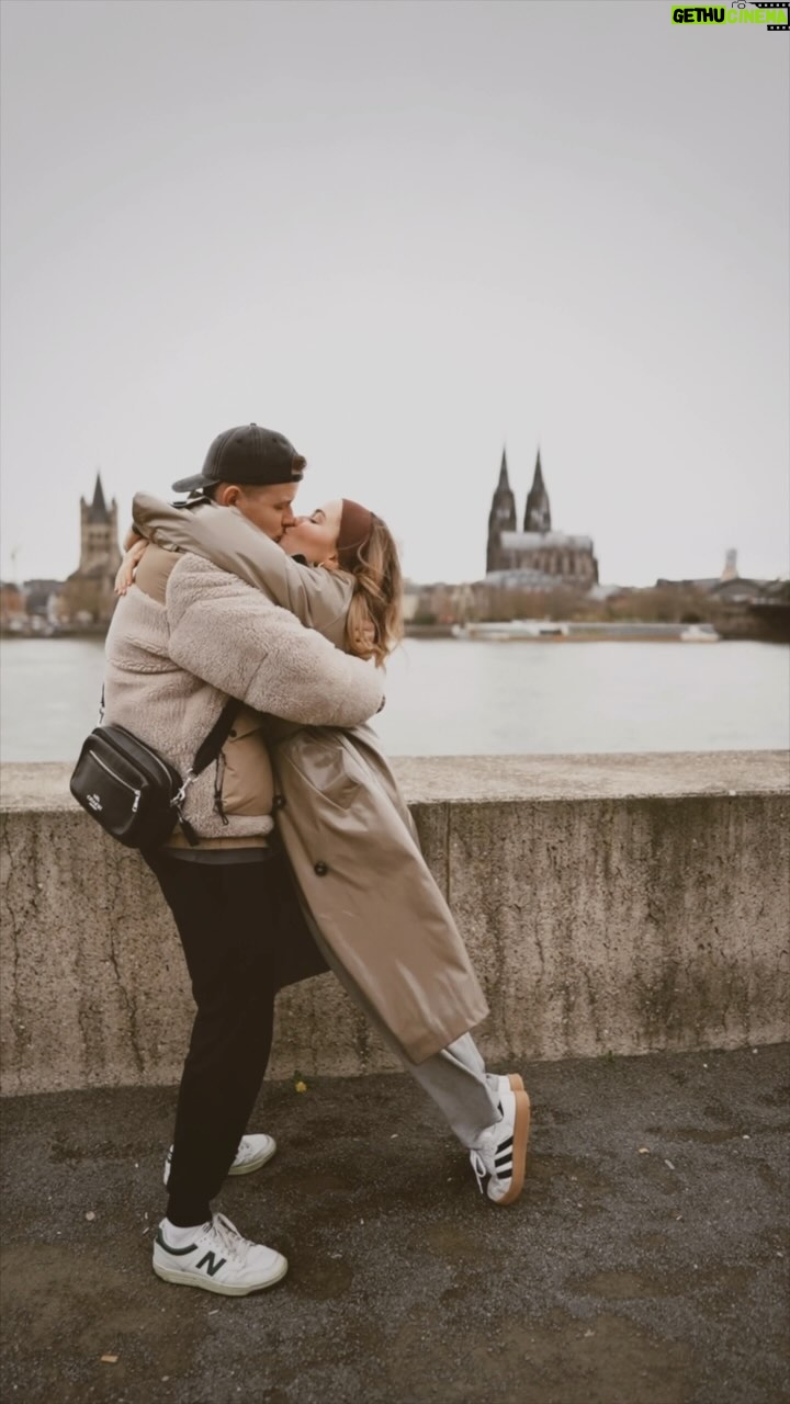 Jamie Birrell - 5.4K Likes - to „fall“ in love 🪐
#reels #couple #dom #view #romantic