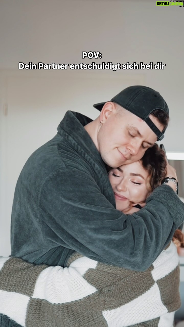 Jamie Birrell - 5.6K Likes - Markiert jemanden, der auch immer so reagiert 😂🤕 #reels #comedy #couple #sketch
#couplegoals #boyfriend #girlfriend #beziehung
#lustig #spaß