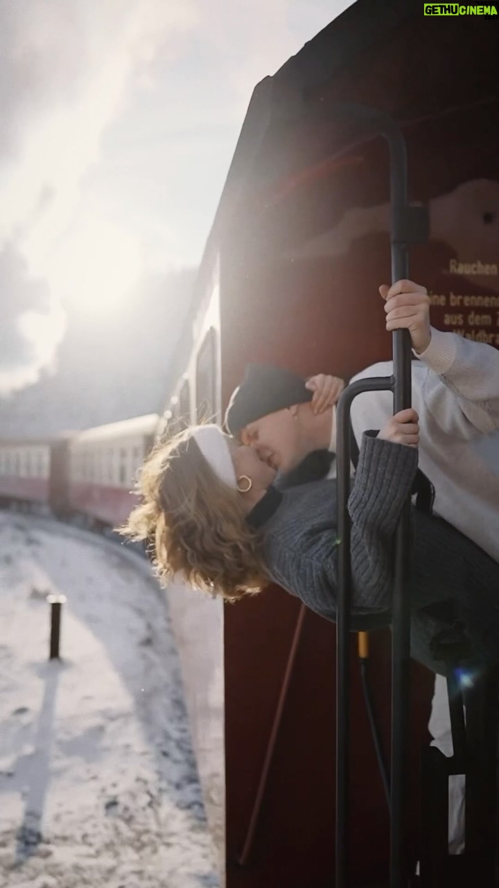 Jamie Birrell - 9.9K Likes - today is where your book begins .. 💫
#couple #reelsinstagram #train #brockenbahn #winterwonderland #unwritten