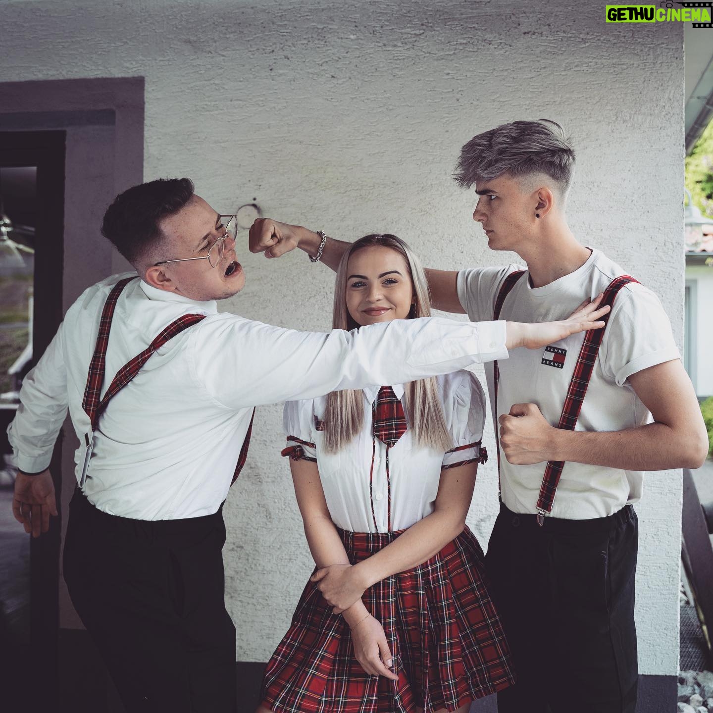 Jamie Birrell - 8.4K Likes - Sehr verwirrendes Bild.
