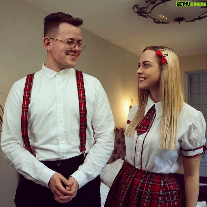 Jamie Birrell - 7.3K Likes - Georg und Madison š„ Wer freut sich schon auf die neue Staffel von @krassklassenfahrt ?šš Ab dem 22.06 kƶnnt ihr sie endlich sehen š„°
________
Dieses tolle Bild hat die Liebe @theresa_sophie_less gemacht š¤