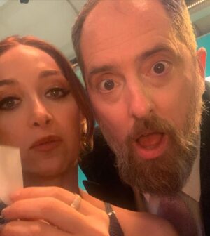 Jamie Lee Instagram - #TedLasso premiere day (yesterday) was also my bday so here are photos from behind the scenes of the whole TL journey and then the last photo is just the JL journey aka me yesterday morning with my GAL PALS gathered around a cinnamon roll with a candle in it!! Side note if you live in LA do not sleep on this fun bun from @freakinalltime. Best pastry. Okay that’s all. Thank you for your time.