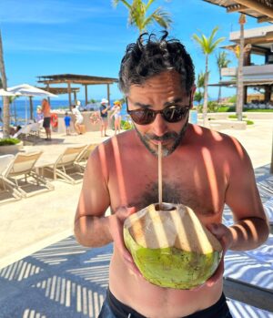 Jamie Lee Instagram - Thank you for all the nice messages about this week’s episode of #TedLasso! When I’m not drinking out of a coconut, being aggressively present and one with the sun, I’m on my phone! Reading stuff, checking stuff. This is vacation. #Believe