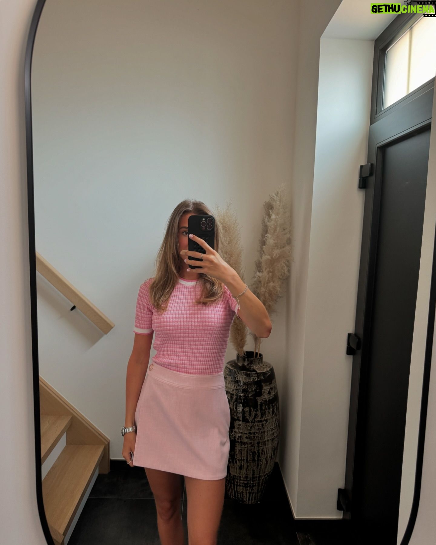 Jamie-Lee Six - 9K Likes - the mirror pics π»