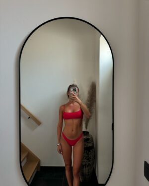 Jamie-Lee Six Instagram - the mirror pics 🌻
