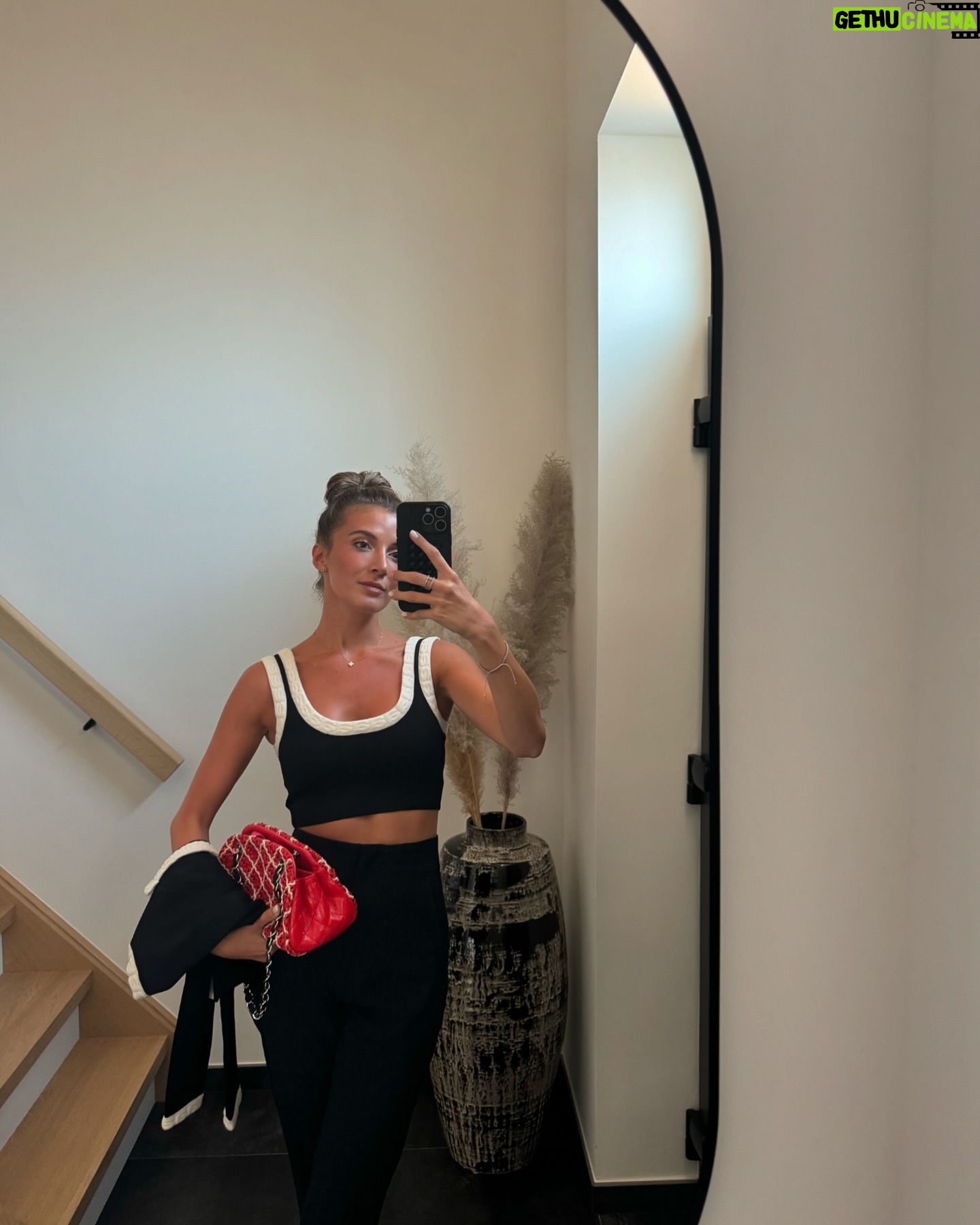 Jamie-Lee Six - 9K Likes - the mirror pics π»