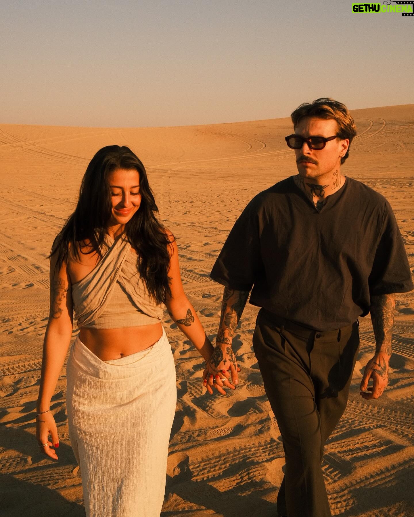 Jamie Watt - 9.5K Likes - Capturing our first moment together in the desert🤎🐪