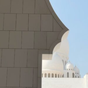 Jamie Watt Instagram - Visiting the Grand Mosque was definitely one of the most beautiful parts of the trip, you definitely have to see it with your own eyes to give it it's full justice!! 

 @szgmc_ae / @visitabudhabi 
#inabudhabi