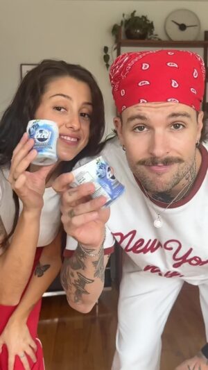 Jamie Watt Instagram - #ad  Outfit ideas for Osheaga ft. EXCEL GUM REFRESHERS!

EXCEL has introduced their vibrantly fruity gum Refreshers, which are soooo good and available in three bold flavours: strawberry, tropical and blueberry! If you haven’t tried them yet, be sure to visit their immersive pop-up at Osheaga this year or grab some in store! @excelgumca 

See you there ❤️💙🧡

#EXCEL_Partner #EXCELRefreshers