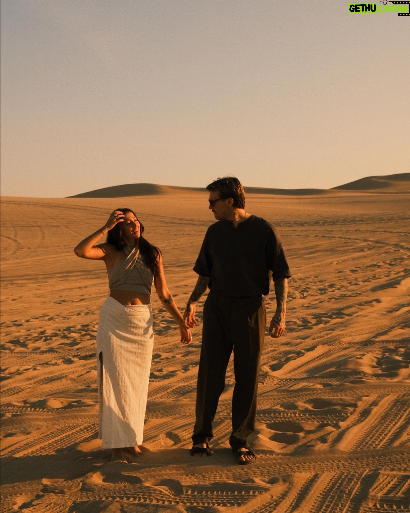 Jamie Watt - 9.5K Likes - Capturing our first moment together in the desert🤎🐪
