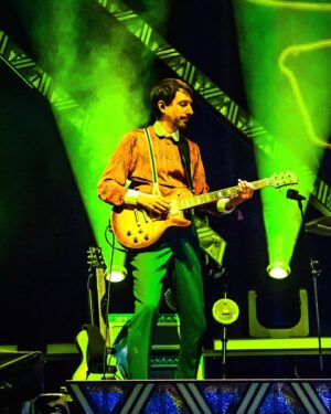 Jan Delay Instagram - bin schon bissli aufgeregt, denn der urlaub ist zu ende und die rutsche die jetzt kommt endet in einer woche in hamburg, mit der größten show die ich je gespielt habe 🤩🎶💥 das wird sooooo heeeeeftig 🔥🔥🔥😇 wer is dabei???1!?1? 
.
24.8.24 
.
#hamburg #trabrennbahn #foreverjan #25jahre #bestof #bigtime #abriss 
.
📸: @openairetziken (Dorian Halat / Martina Häberle / Patrick Hostettler)