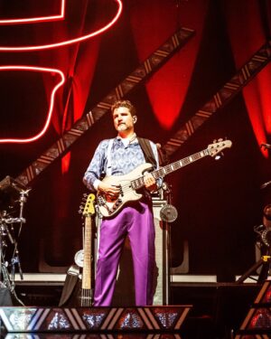 Jan Delay Instagram - bin schon bissli aufgeregt, denn der urlaub ist zu ende und die rutsche die jetzt kommt endet in einer woche in hamburg, mit der größten show die ich je gespielt habe 🤩🎶💥 das wird sooooo heeeeeftig 🔥🔥🔥😇 wer is dabei???1!?1? 
.
24.8.24 
.
#hamburg #trabrennbahn #foreverjan #25jahre #bestof #bigtime #abriss 
.
📸: @openairetziken (Dorian Halat / Martina Häberle / Patrick Hostettler)