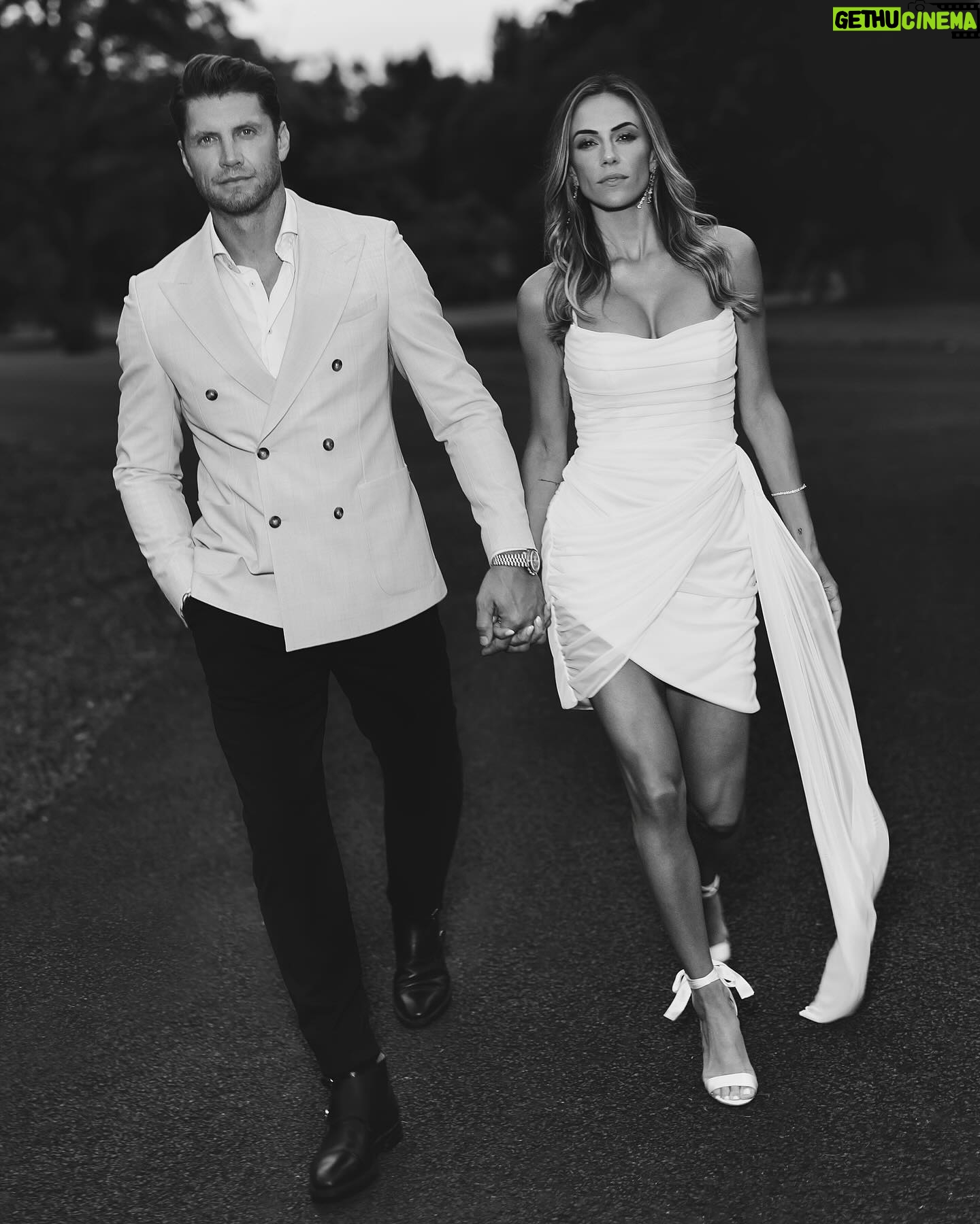 Jana Kramer - 95.8K Likes - Husband and wife ♥️ …@superiorstriker
📸 @craigandevasanders