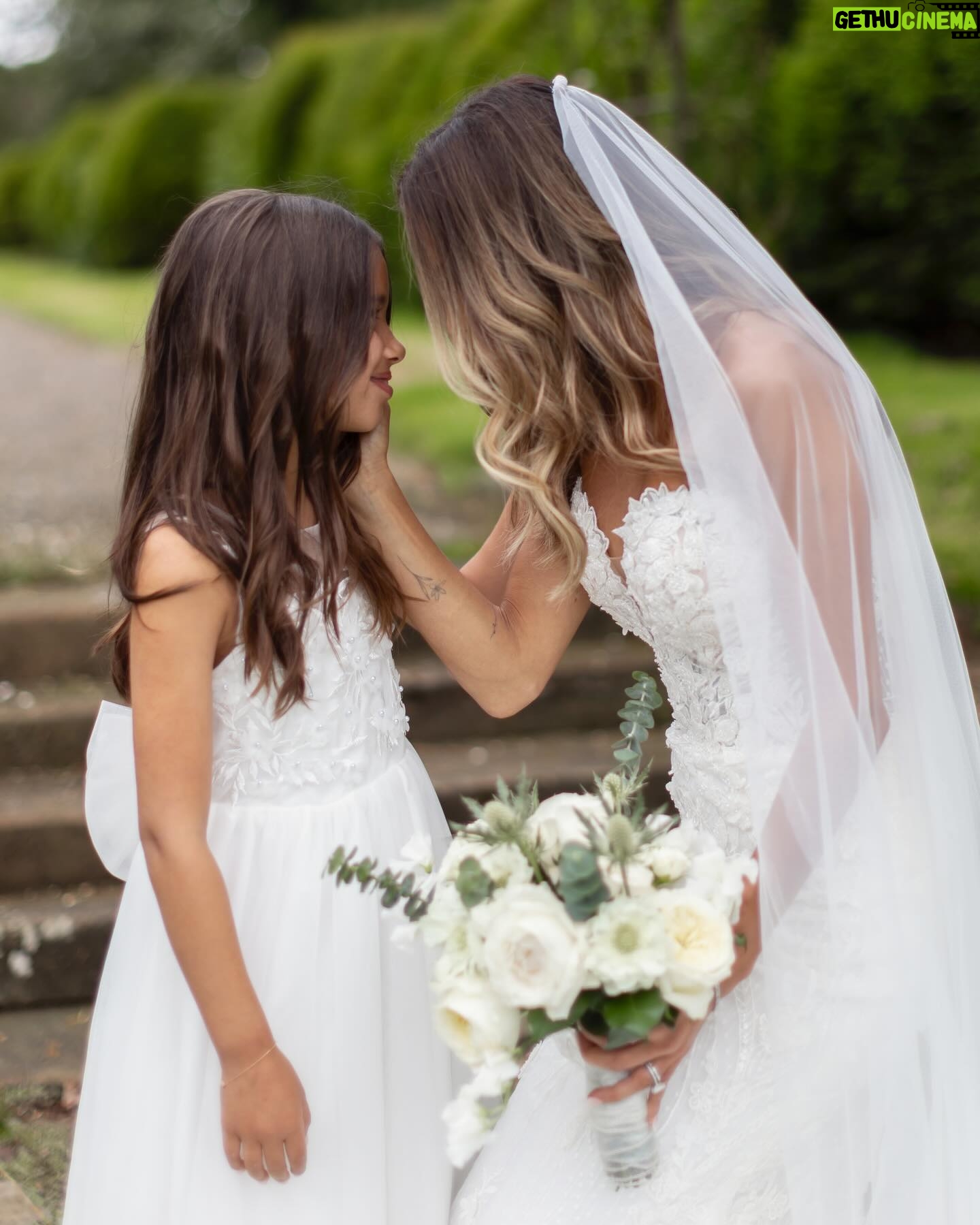 Jana Kramer - 145K Likes - “Once upon a time it was us three…starting over all brand new, dreaming of the happy ending, I always wanted for you” 🥹♥️. 📸 @craigandevasanders