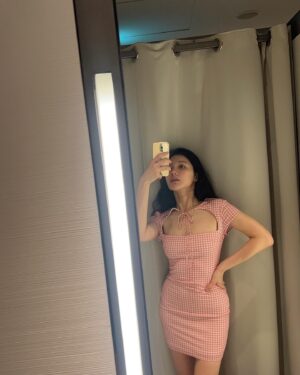 Jane Chen Instagram - 今天做了五件事！破紀錄🥱👍🏻

想看起來瘦 衣服記得買大一號