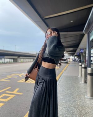 Jane De Leon Instagram - Traveling and working continuously was my jam these days and I’ve been thankful to @jhen_hairextensions for keeping my hair always “picture ready”.✨