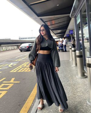Jane De Leon Instagram - Traveling and working continuously was my jam these days and I’ve been thankful to @jhen_hairextensions for keeping my hair always “picture ready”.✨