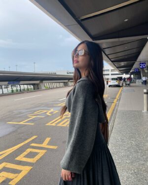 Jane De Leon Instagram - Traveling and working continuously was my jam these days and I’ve been thankful to @jhen_hairextensions for keeping my hair always “picture ready”.✨