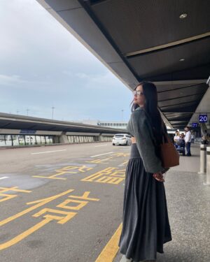 Jane De Leon Instagram - Traveling and working continuously was my jam these days and I’ve been thankful to @jhen_hairextensions for keeping my hair always “picture ready”.✨