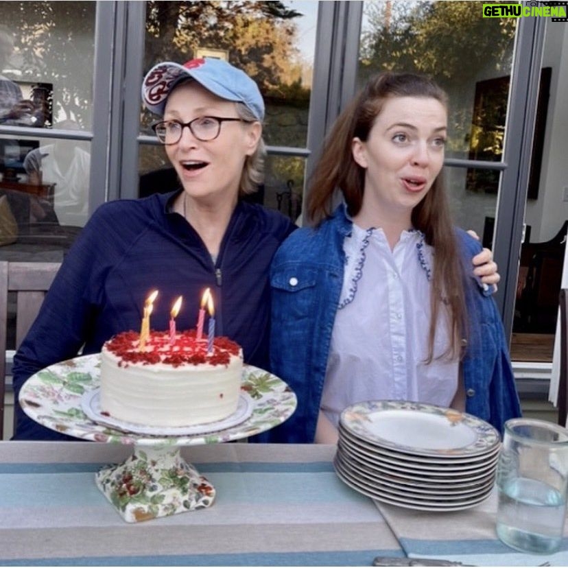Jane Lynch - 4.3K Likes - Wish my sweet and gorgeous niece a very Happy Birthday today! @ellebell711