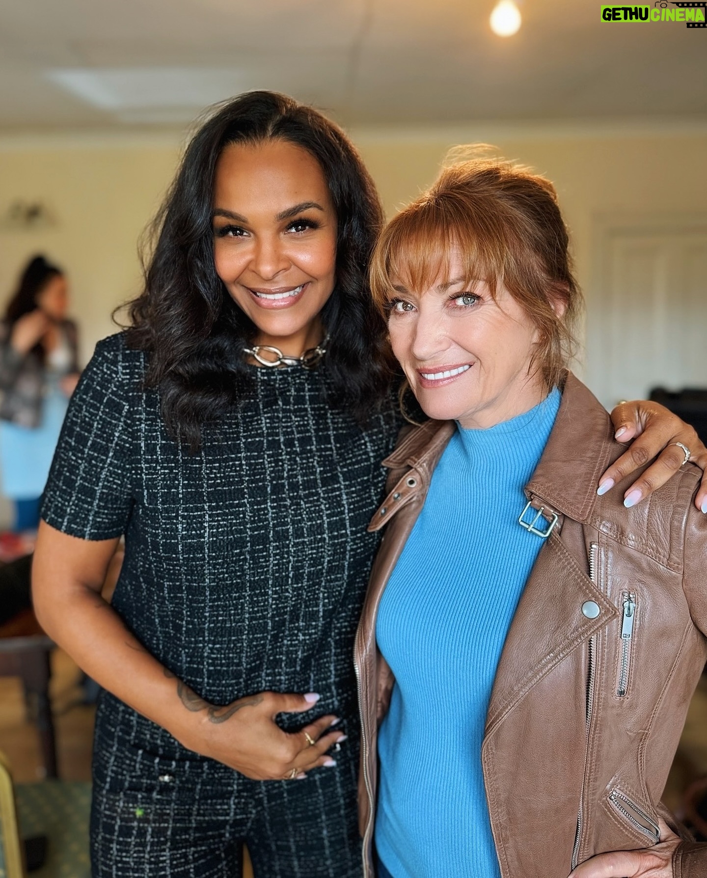 Jane Seymour - 4.8K Likes - Paula and Harry back together again and having a blast on set! 🤩 Always a great time when @samanthamumba is around. 💕 #HarryWild