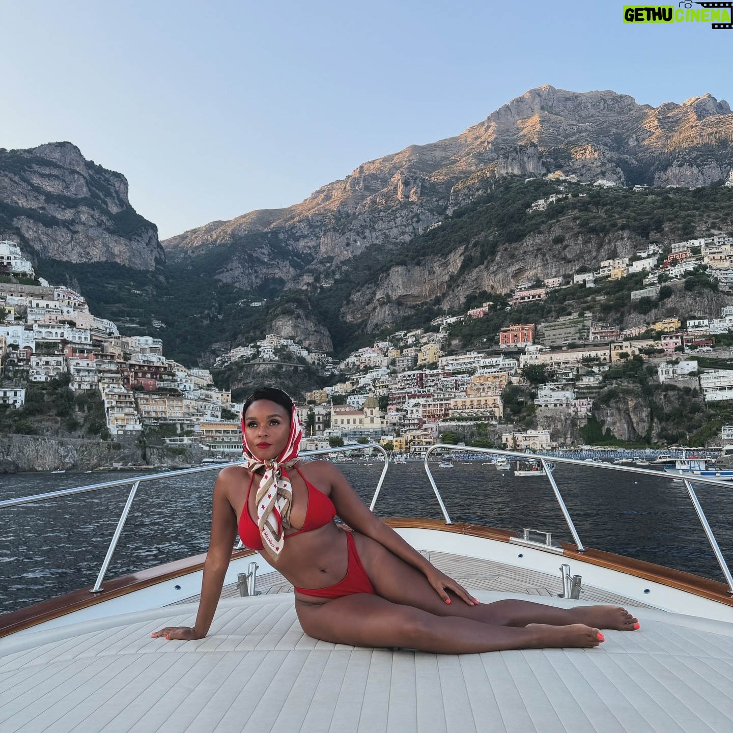 Janelle Monáe - 97.3K Likes - My target hired a private investigator to take these of me. I found them in a slightly bent faint coffee stained manila envelop on his night stand. Naturally, I decided to turn them into summer postcards.
From me to you with love,
-Jane 💋