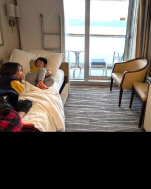 Janet Hsieh Instagram - Just had an EPIC trip to Alaska on @princesscruises @princesscruisestw get ready to be bombarded with photos and videos. Maybe I got back into travel show hosting again 😁 😁 😁 
這次是慶祝我爸爸80歲生日！！接下來會有很多照片跟影片跟你們分享。真的太太太美太好玩！哇。是不是開始想念出外景了我？？？ #公主遊輪台灣