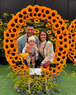 Janette Manrara Instagram - A beautiful family outing yesterday at the @southportflowershow. So many beautiful stands and a gorgeous community of people. Thank you for having us! 🌺 🌻 🌷 🌹 

The last photo had to be doubled because of Lyra’s face on the second one! 😂
