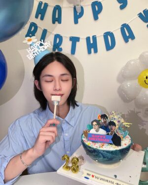 Jang Do-yun Instagram - 생일축하해주셔서 너무 감사합니다🙏🏻
2023년 생일은 더 많은 분들께 축하를 받아 잊지못하는 하루가 된거같아요.
앞으로도 더 좋은 모습 보여드리는 도윤이가 될게요❤️다들 사랑합니다🫶🏻

#HBD#hbd#0831