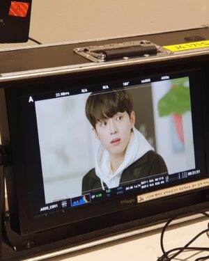Jang Do-yun Instagram - 웃는바람이보면서 한주 따라바람하세요🫶🏻

#따라바람#followthewind#singmycrush