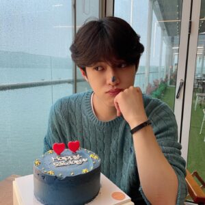 Jang Do-yun Instagram - 생일 축하해주셔서 모든분들 감사합니다💙
#생일#hbd