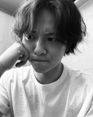 Jang Do-yun Instagram - 머리컷트기념👀분명짜른거맞는데..