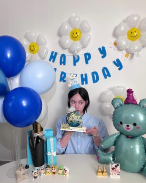 Jang Do-yun Instagram - 생일축하해주셔서 너무 감사합니다🙏🏻
2023년 생일은 더 많은 분들께 축하를 받아 잊지못하는 하루가 된거같아요.
앞으로도 더 좋은 모습 보여드리는 도윤이가 될게요❤️다들 사랑합니다🫶🏻

#HBD#hbd#0831