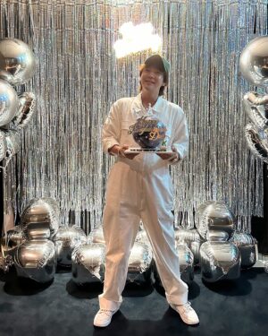 Jang Keun-suk Instagram - Happy birthday to me🥳🎉🎊🎁🎈🍾👯👯‍♀️👯‍♂️🪅20240804