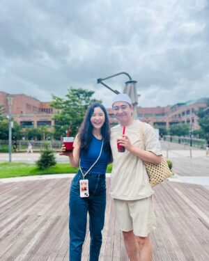 Jang Young-ran Instagram - 이쁘게💖
커플 사진 찍어주시고 
뻗으심😆💕

날이 습하고 덥네요☺️
냉방병🥲더위 😱조심하세유🥹💓

#장영란그램💕
#영라뉴화이팅💪🏻💪🏻💪🏻💕💕 
#에이급장영란화이팅💓💓💪🏻