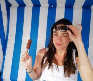Janina Uhse Instagram - Hi Summer 🕶️⛱️🧴☀️🍦