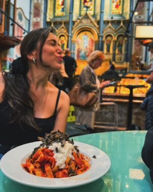 Jankee Parekh Instagram - London is more fun when it’s with YOU 🫶😍
