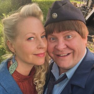 Janne Kataja Instagram - Leffateattereissa kautta maan tämänkin kaksikon viimeisimmät käänteet.
