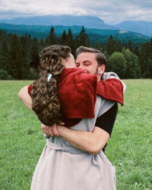Jannik Schümann Instagram - it’s a wrap. bye Franz. 4 years. filled with love, trust and support. thanks to my partner in crime. cheers to us, @dominique_devenport 🤍