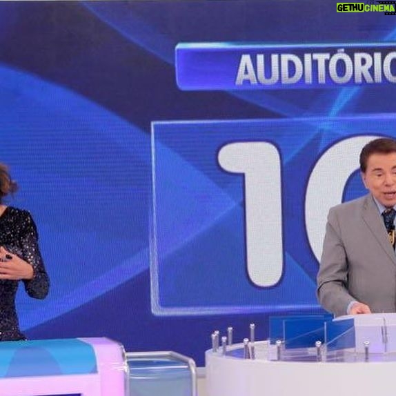 Jaque Khury - 20.8K Likes - Valeu por tudo Silvio Santos 🌟 você sempre será o maior comunicador da tv brasileira. O Brasil vai sentir sua falta 😢