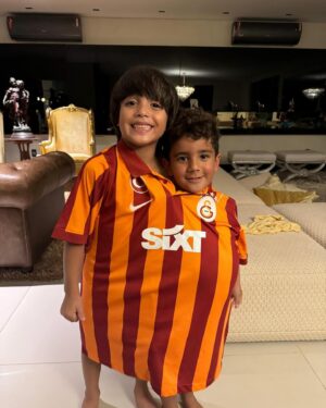 Jardel Instagram - Çocuklarımız da Galatasaray’ı seviyor!❤️💛