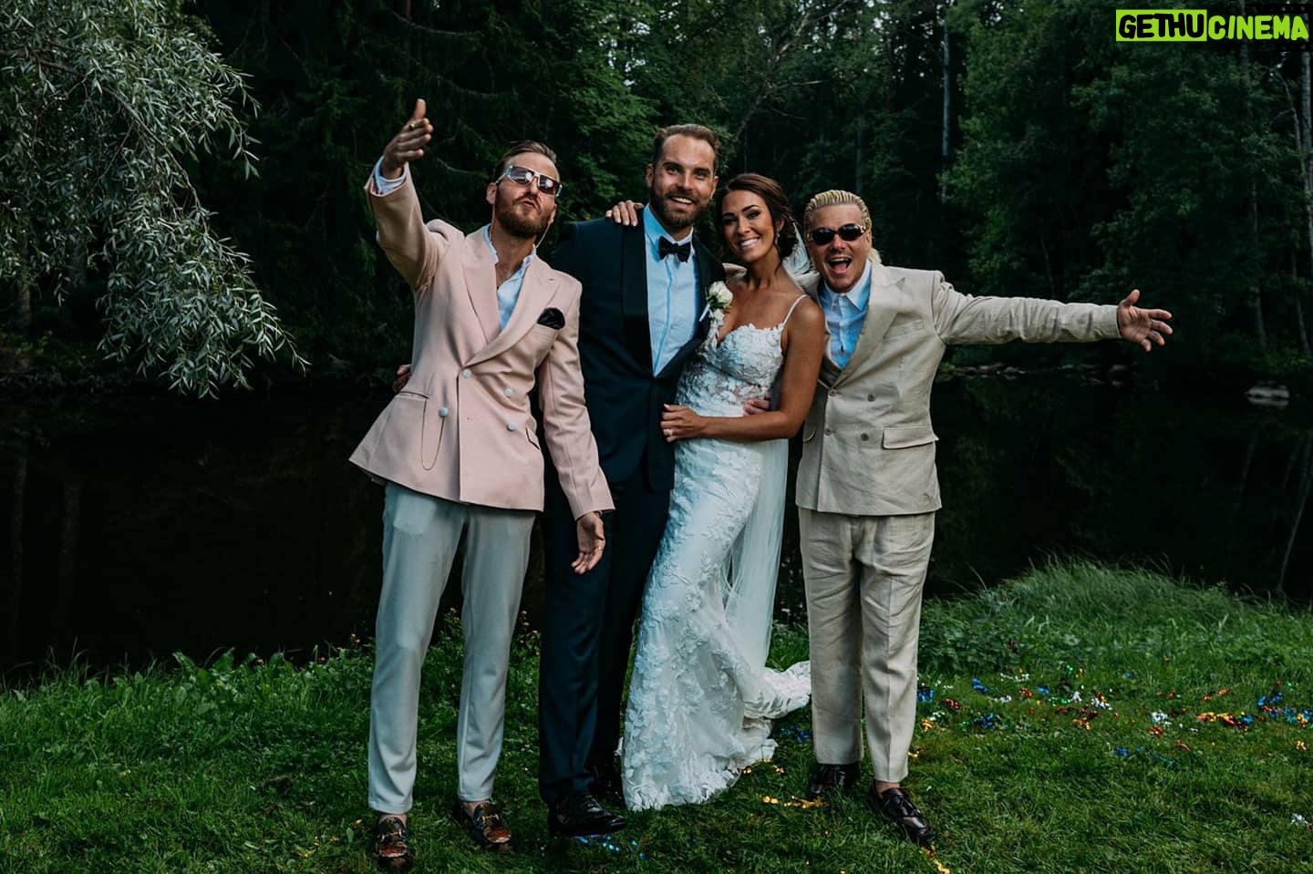 Jare Brand - 10.1K Likes - Upeet juhlat! Onnea Anna&Matti! ❤️
#vainiset
📸: @real_rastivo