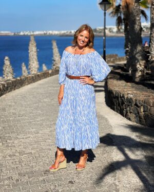 Jasmine Harman Instagram - After a lovely Easter break we are back to the grindstone!! 🤪 it’s a tough job but someone has to do it! 

In all seriousness, I absolutely love re-visiting my previous house hunters. It feels like the missing chapter in the story. 

Do you enjoy the re-visits? 

🎥 @aplaceinthesunofficial 
👗 from my own collection with @cottontradersuk